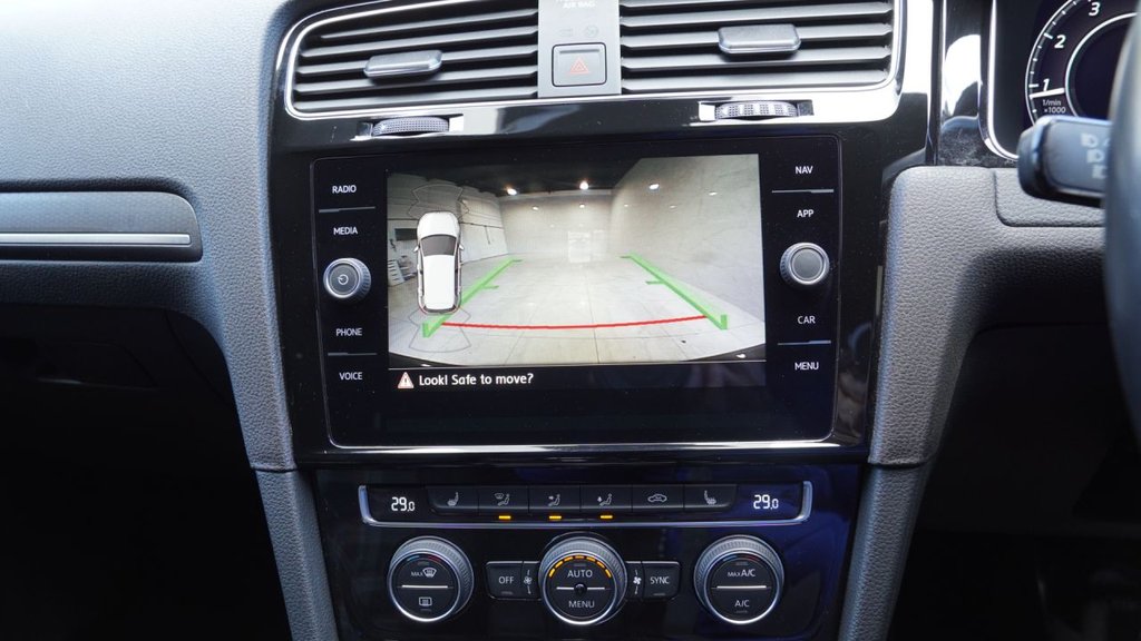 Used Volkswagen Golf 2019 for sale - 77642975: Photo 32