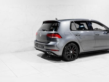 Used Volkswagen Golf 2018 for sale - 76546454: Photo