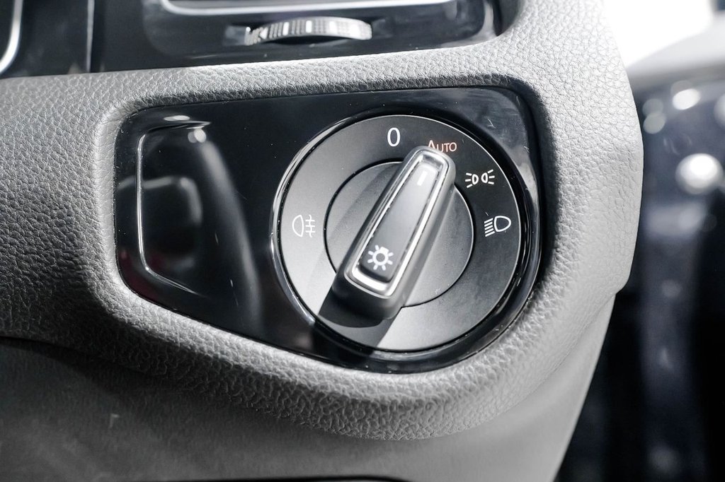 Used Volkswagen Golf 2017 for sale - 76417087: Photo 22