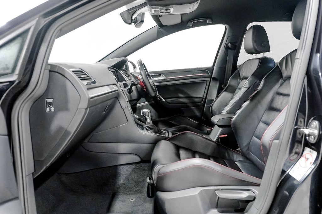 Used Volkswagen Golf 2017 for sale - 76417087: Photo 43