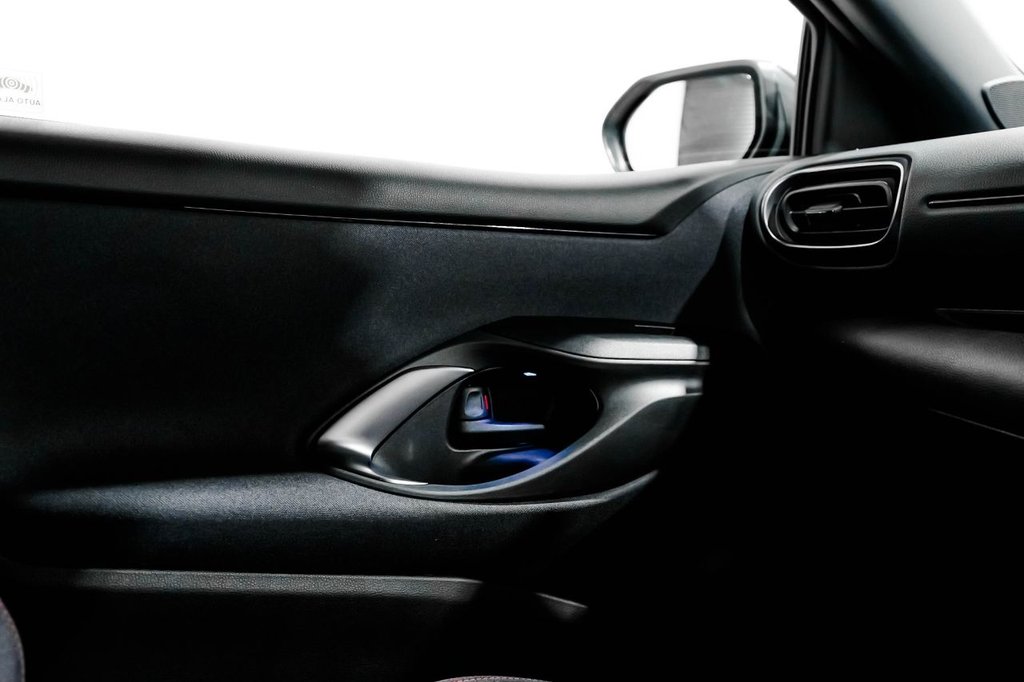 Used Toyota Yaris 2023 for sale - 76416963: Photo 26