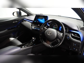Used Toyota C-HR 2017 for sale - 78631758: Photo