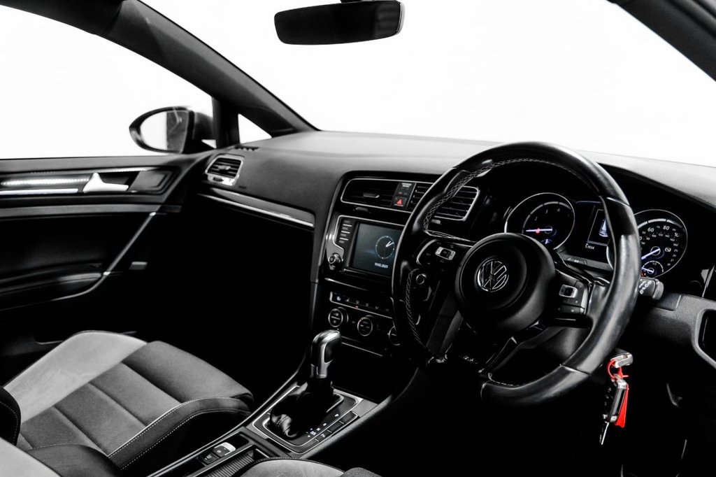 Used Volkswagen Golf 2017 for sale - 76417100: Photo 15