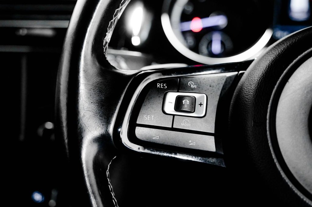 Used Volkswagen Golf 2017 for sale - 76417100: Photo 16