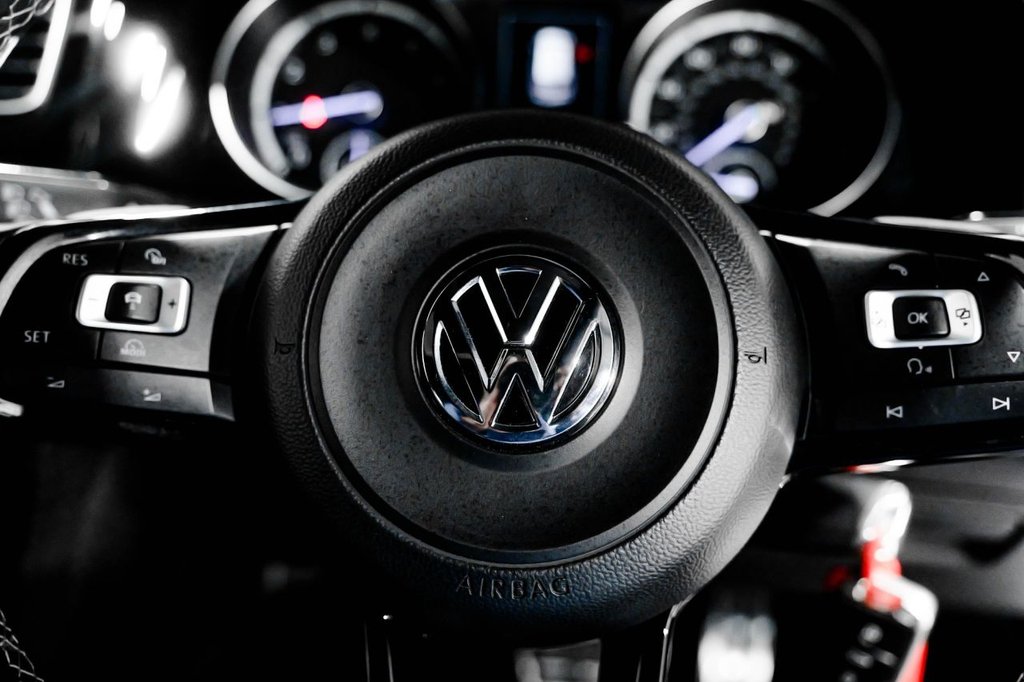 Used Volkswagen Golf 2017 for sale - 76417100: Photo 17