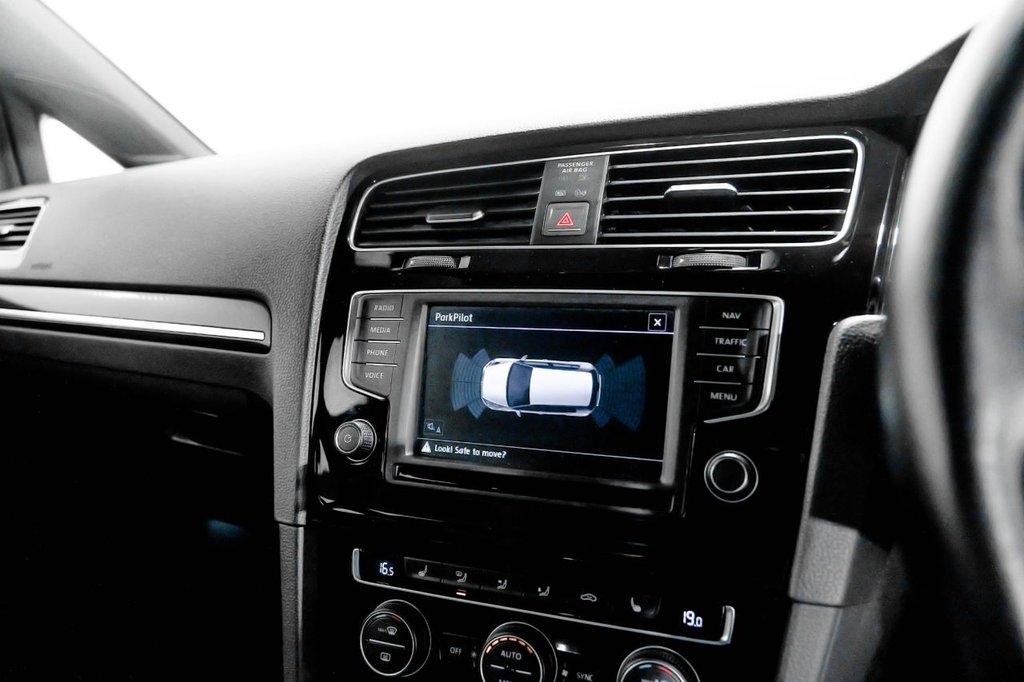 Used Volkswagen Golf 2017 for sale - 76417100: Photo 20