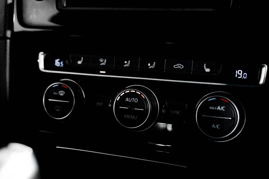 Used Volkswagen Golf 2017 for sale - 76417100: Photo 21