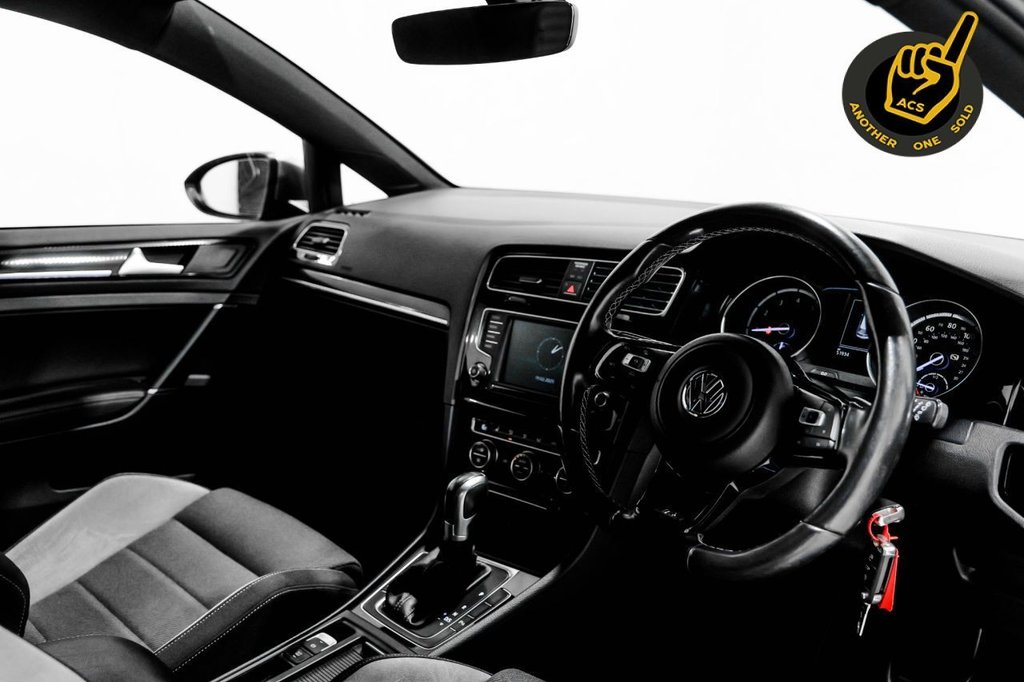 Used Volkswagen Golf 2017 for sale - 76417100: Photo 3