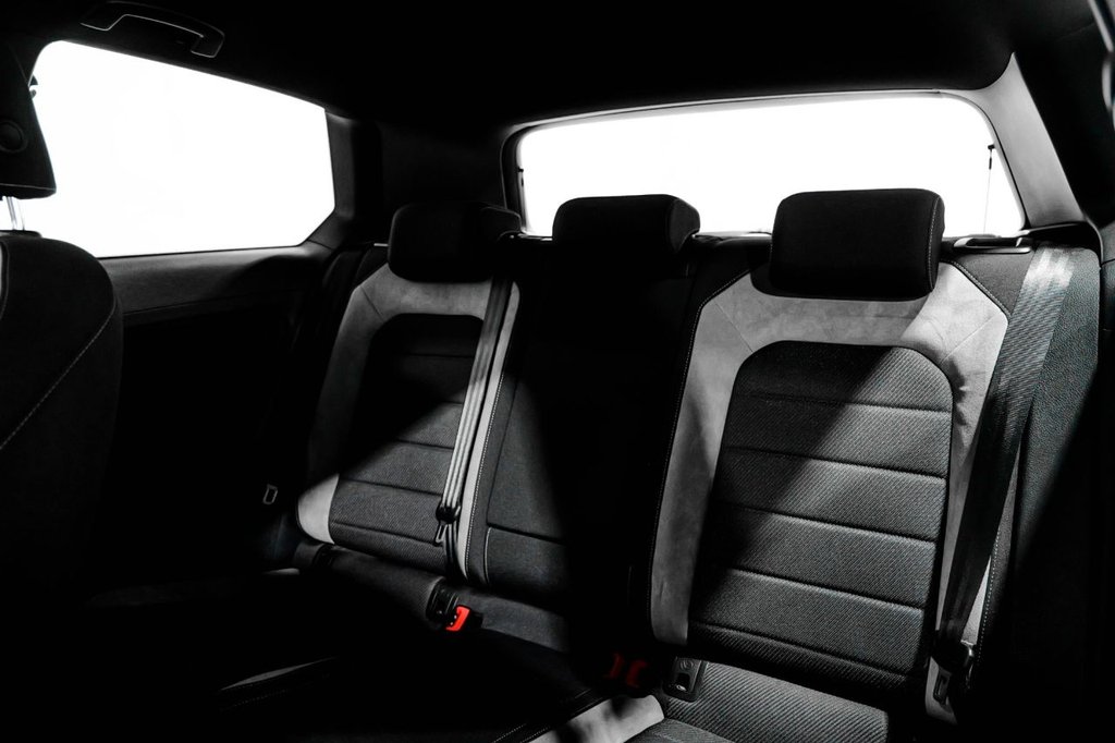 Used Volkswagen Golf 2017 for sale - 76417100: Photo 32