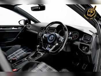 Used Volkswagen Golf 2016 for sale - 76417054: Photo