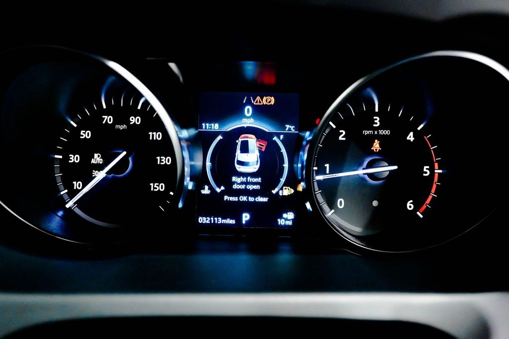 Used Land Rover Discovery Sport 2018 for sale - 76417179: Photo 28