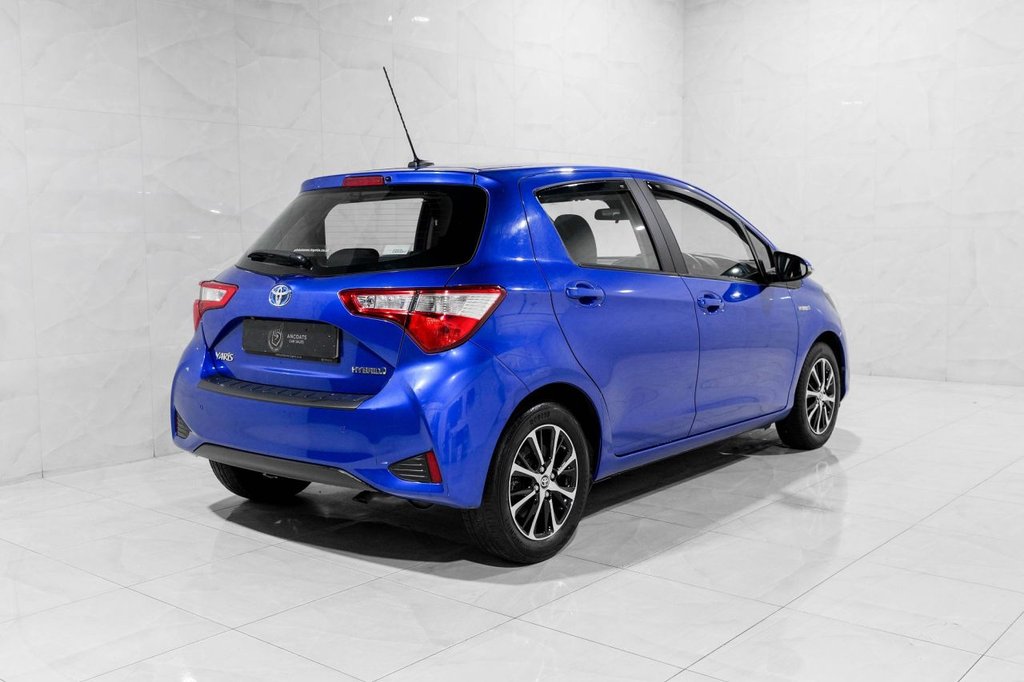 Used Toyota Yaris 2019 for sale - 77521456: Photo 2