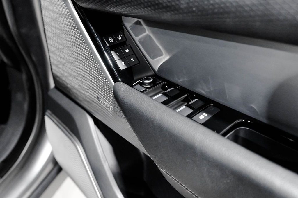 Used Land Rover Range Rover Velar 2019 for sale - 76417940: Photo 17