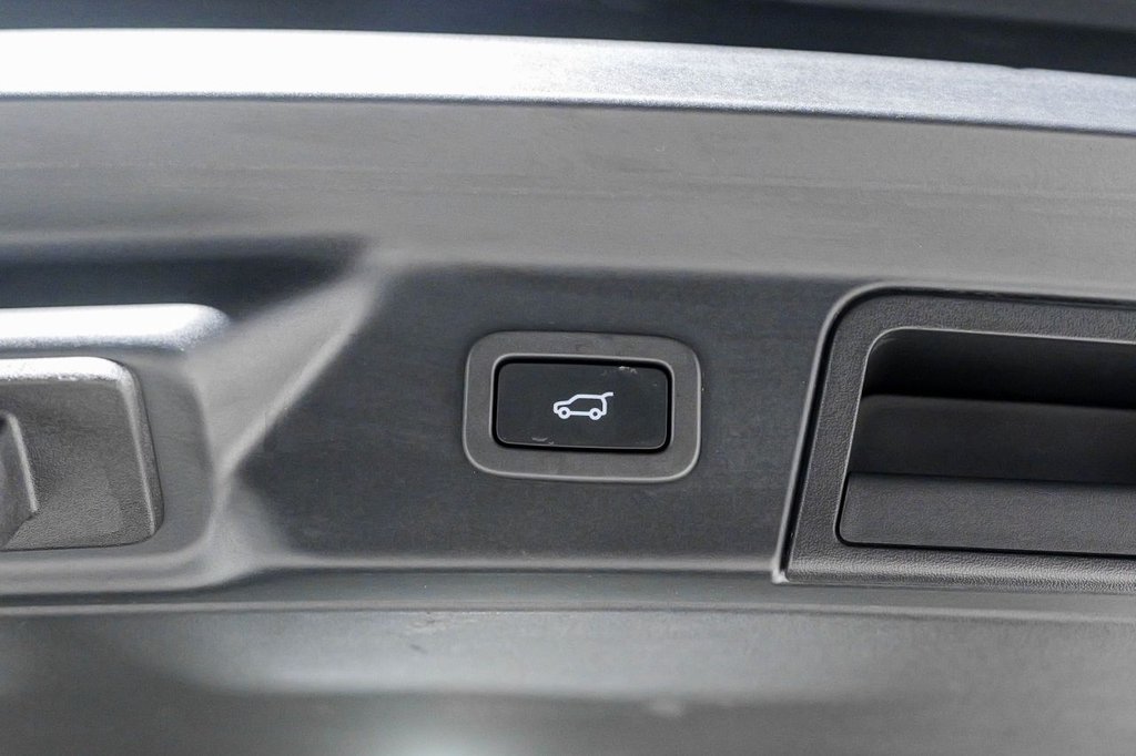 Used Land Rover Range Rover Velar 2019 for sale - 76417940: Photo 9