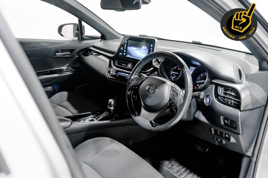 Used Toyota C-HR 2019 for sale - 76417110: Photo 3