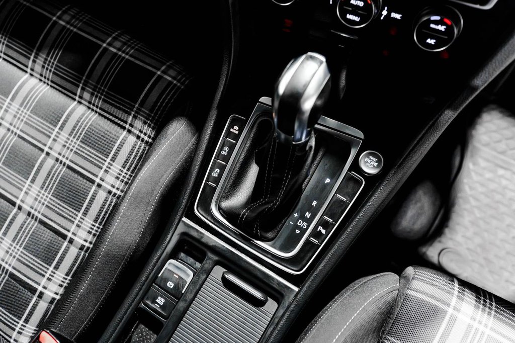 Used Volkswagen Golf 2016 for sale - 77835002: Photo 31