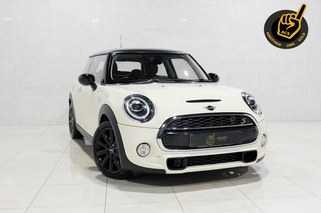 Used MINI Hatch 2018 for sale - 76417152: Photo 1