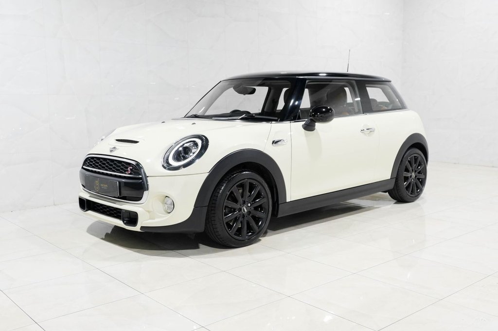 Used MINI Hatch 2018 for sale - 76417152: Photo 2