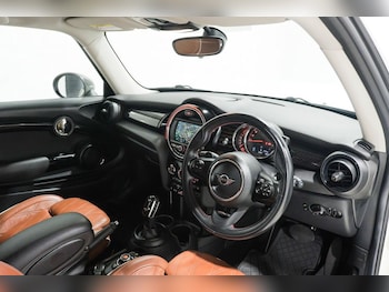 Used MINI Hatch 2018 for sale - 76417152: Photo