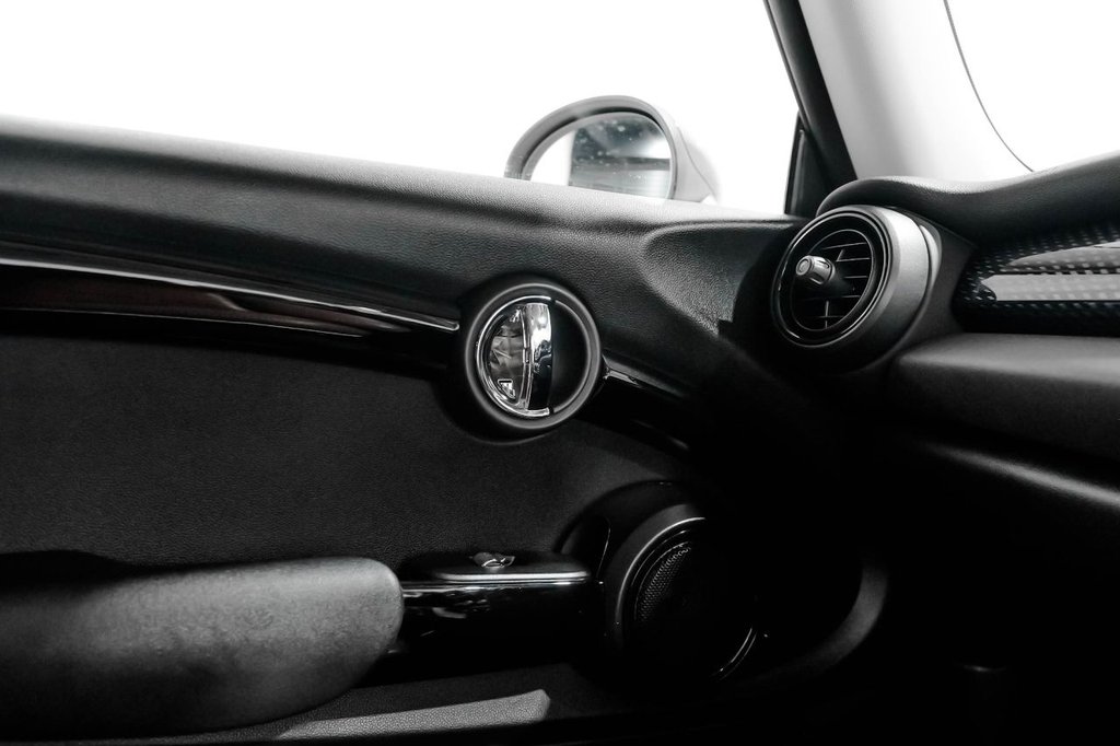 Used MINI Hatch 2018 for sale - 76417152: Photo 42