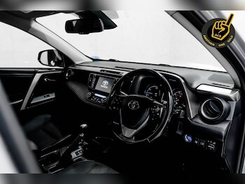 Used Toyota RAV4 2017 for sale - 76417481: Photo