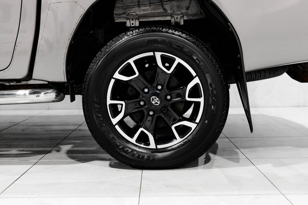 Used Toyota Hilux 2017 for sale - 76417091: Photo 12