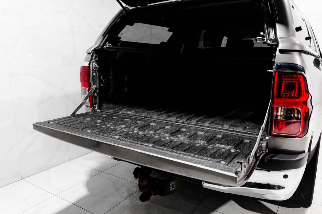 Used Toyota Hilux 2017 for sale - 76417091: Photo 21