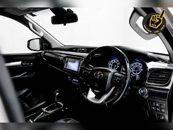 Used Toyota Hilux 2017 for sale - 76417091: Photo