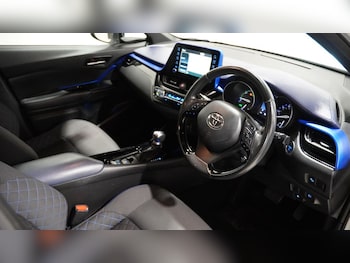 Used Toyota C-HR 2020 for sale - 79001000: Photo