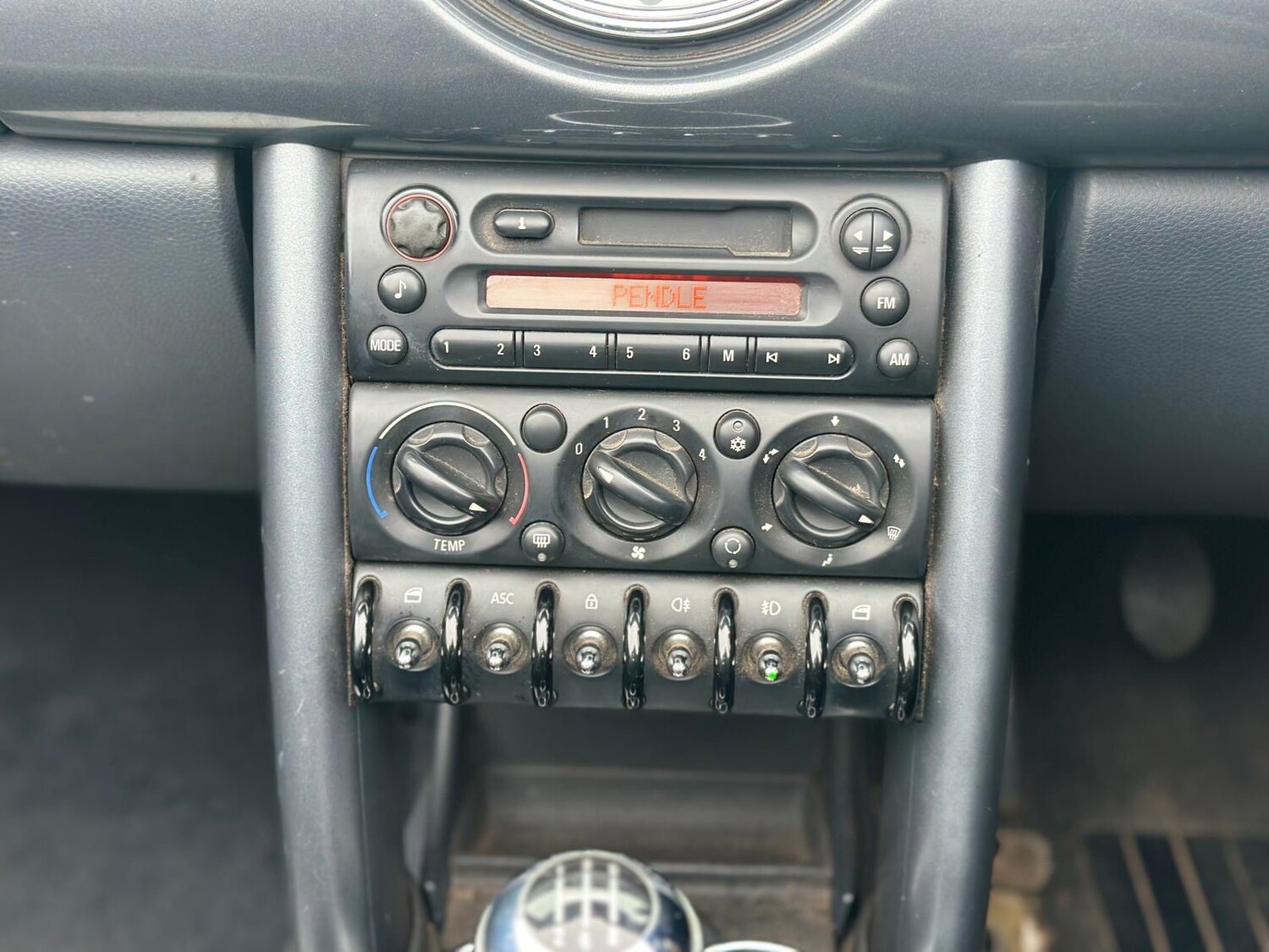 Used MINI Convertible 2005 for sale - 77204082: Photo 12