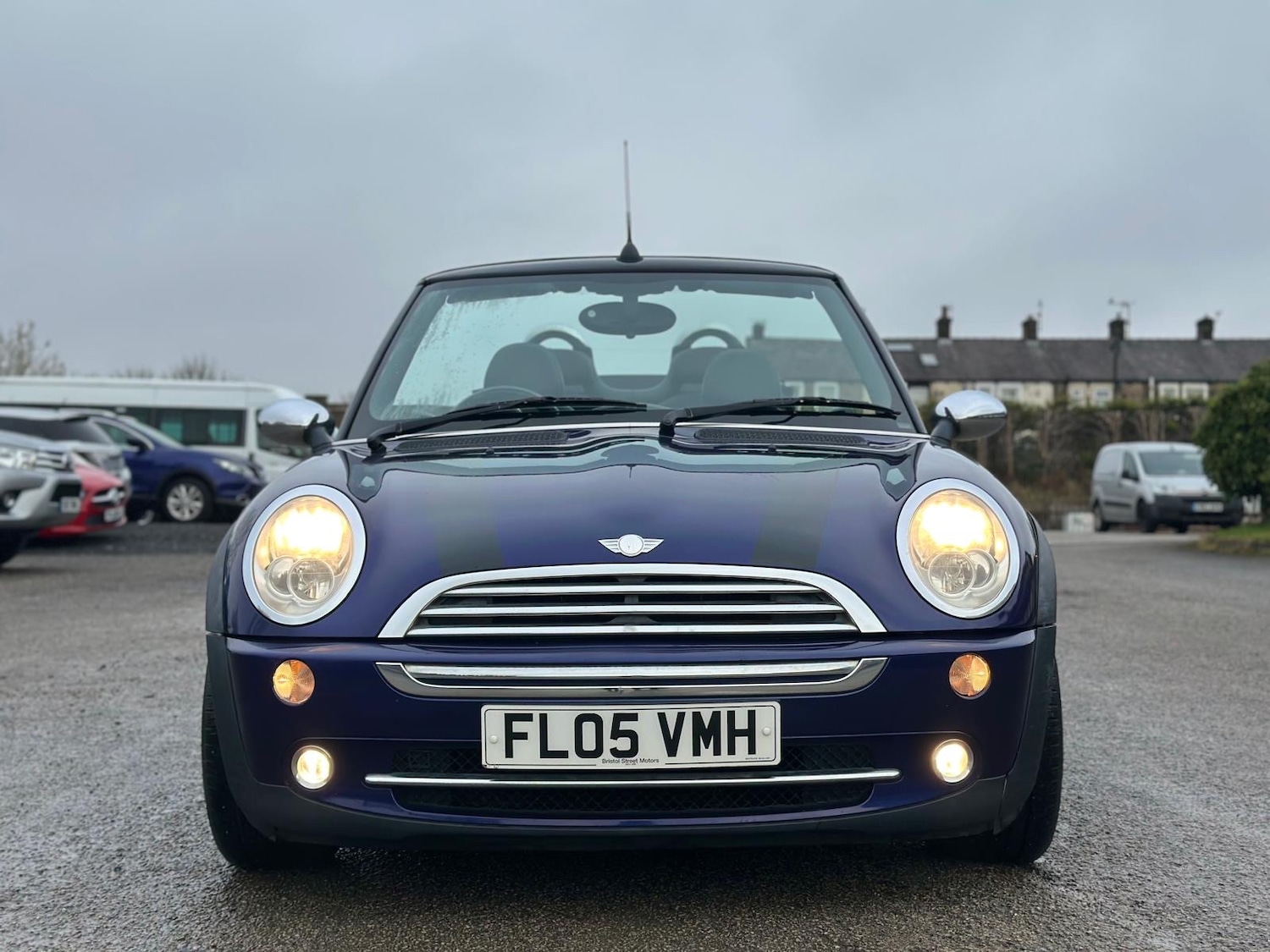 Used MINI Convertible 2005 for sale - 77204082: Photo 2