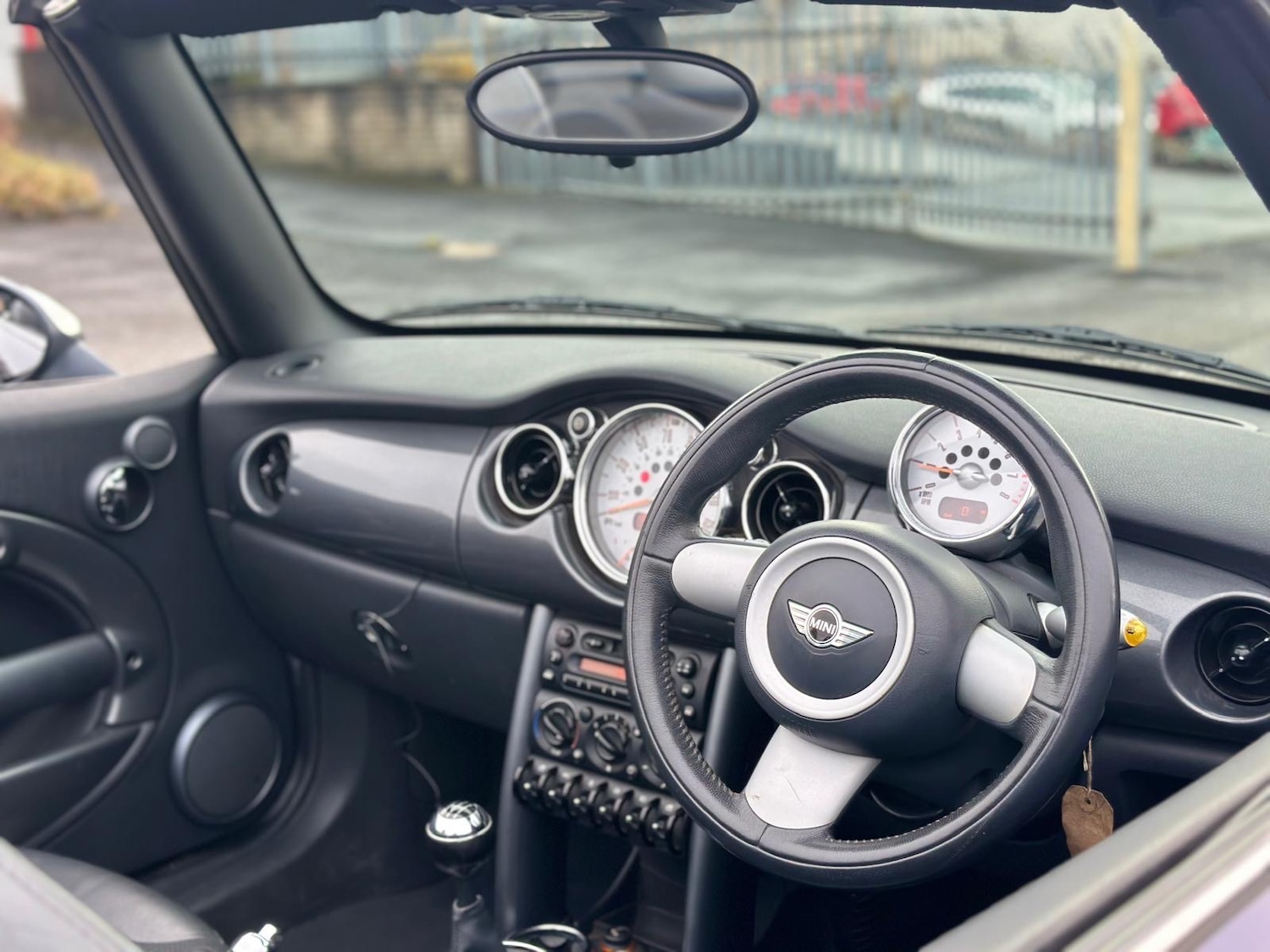 Used MINI Convertible 2005 for sale - 77204082: Photo 4