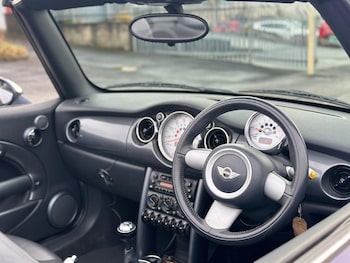 Used MINI Convertible 2005 for sale - 77204082: Photo