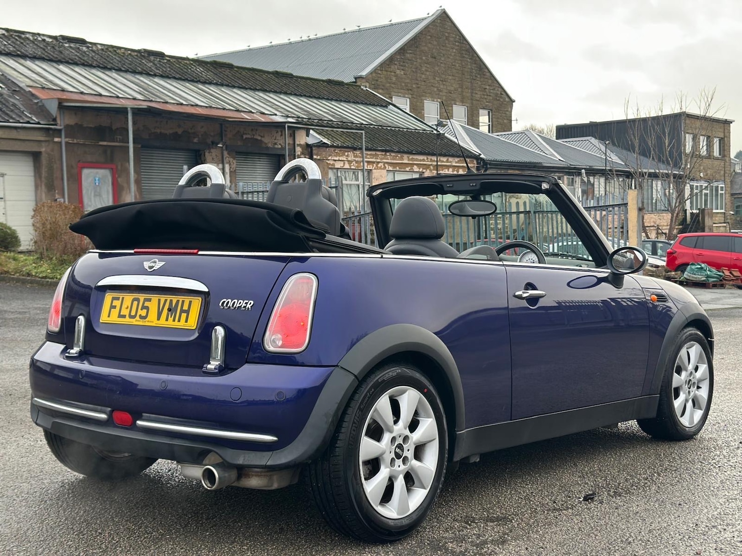 Used MINI Convertible 2005 for sale - 77204082: Photo 5