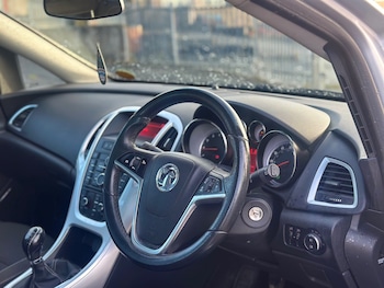 Used Vauxhall Astra 2010 for sale - 78242655: Photo