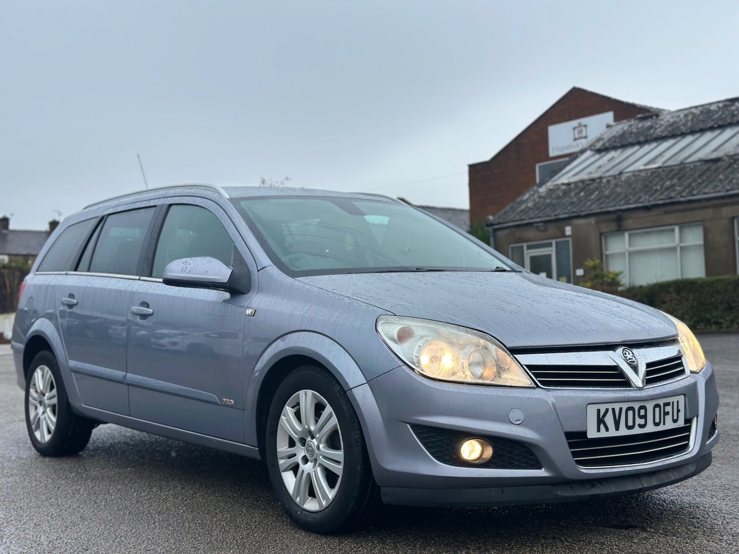 Used Vauxhall Astra 2009 for sale - 76864079: Photo 2