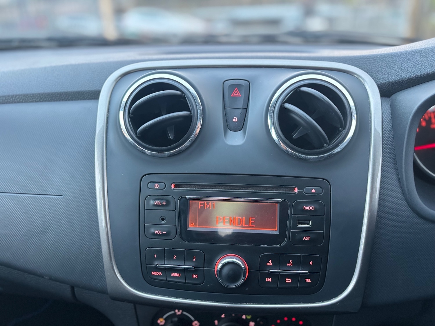 Used Dacia Sandero Stepway 2013 for sale - 76606135: Photo 7