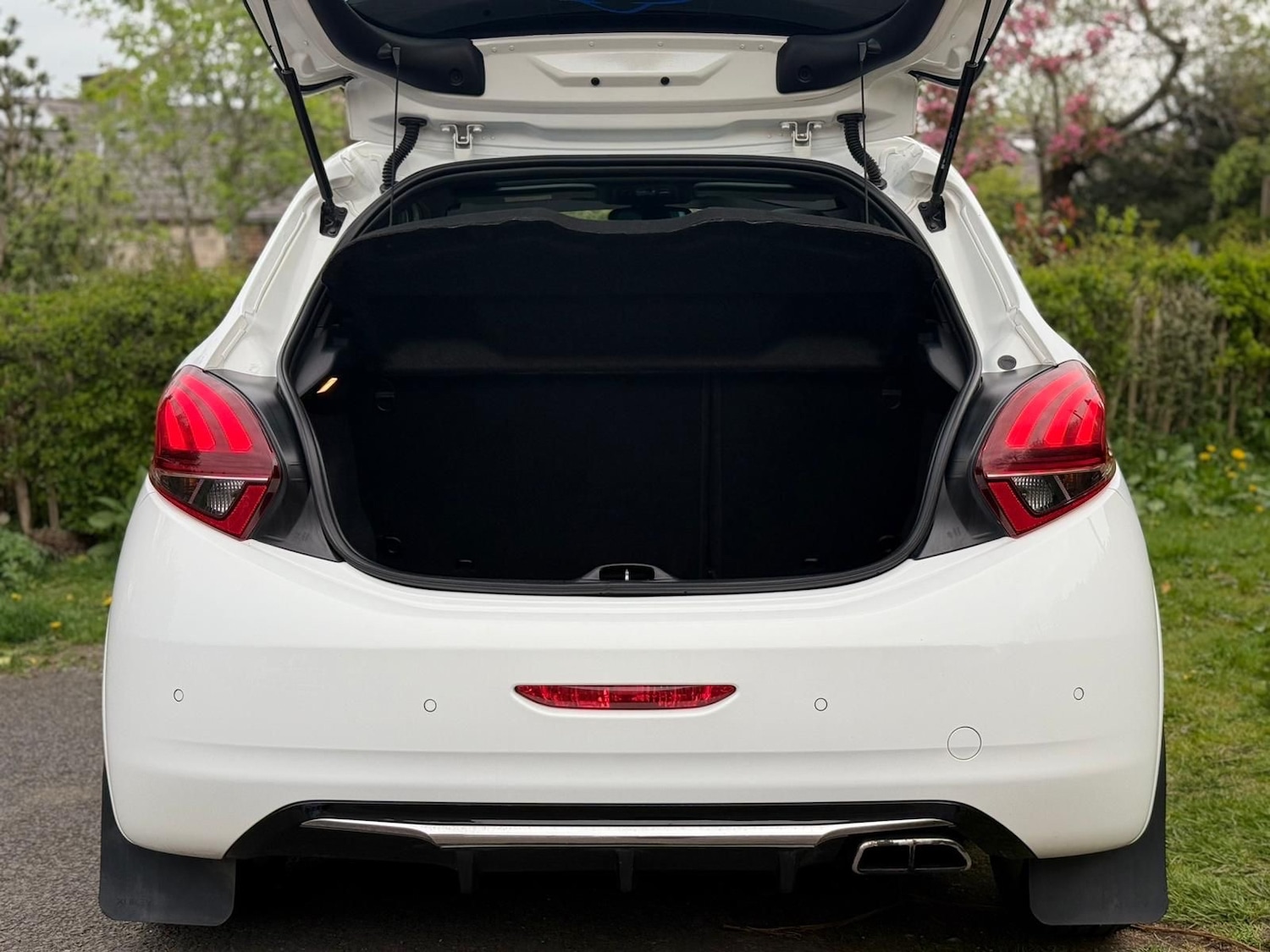 Used Peugeot 208 2016 for sale - 77237200: Photo 7