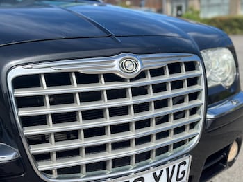 Used Chrysler 300C 2009 for sale - 78770722: Photo