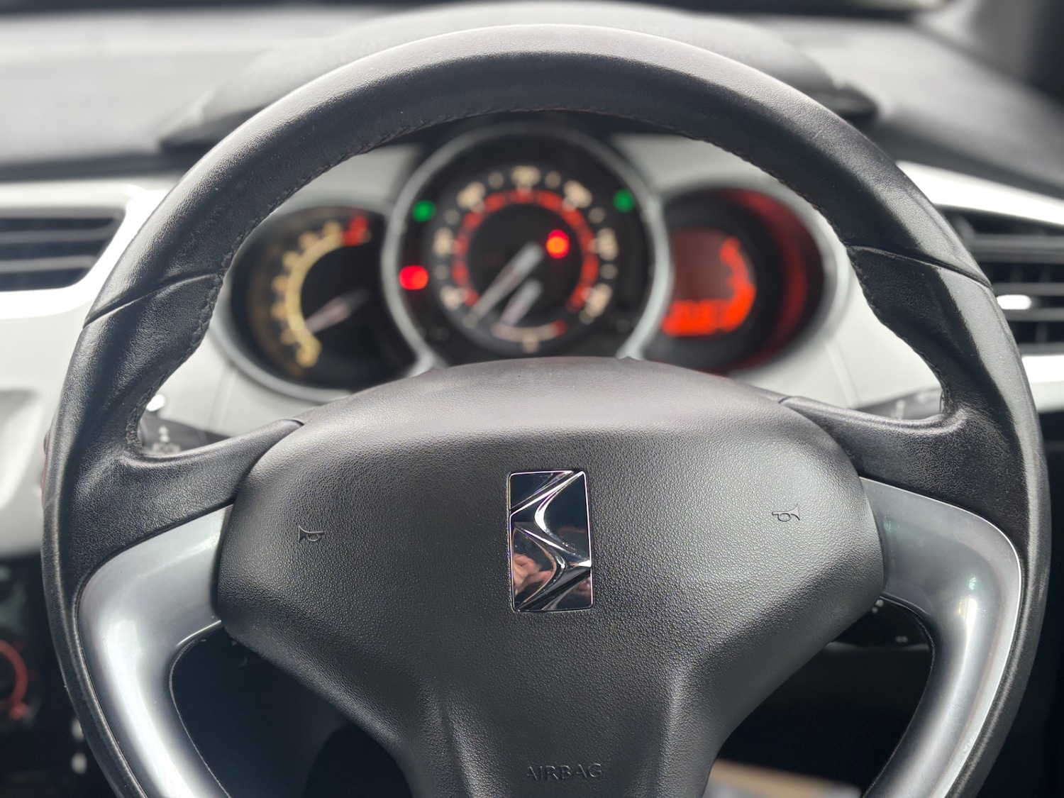 Used Citroen DS3 2010 for sale - 77478317: Photo 9