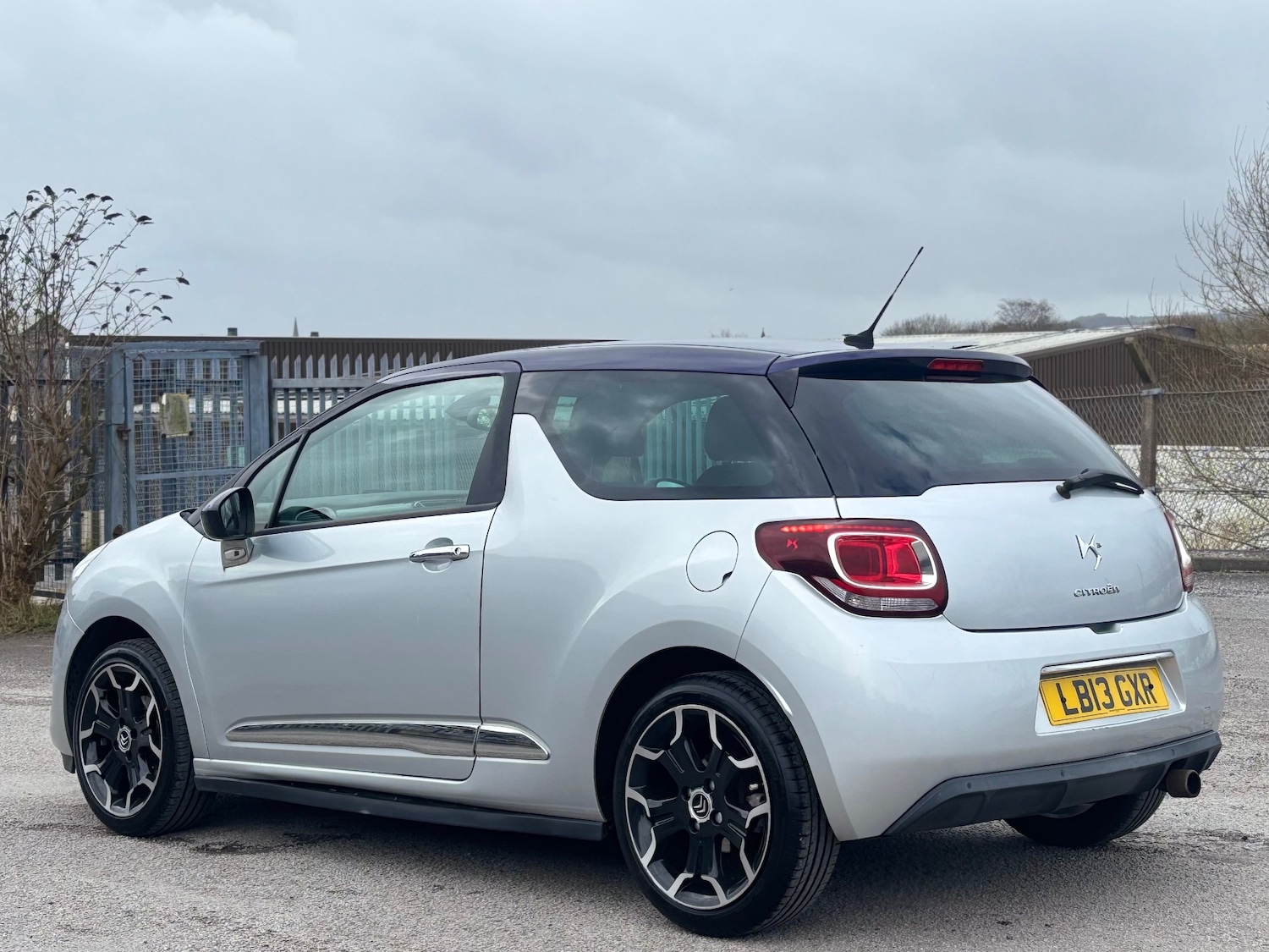 Used Citroen DS3 2013 for sale - 77665598: Photo 5