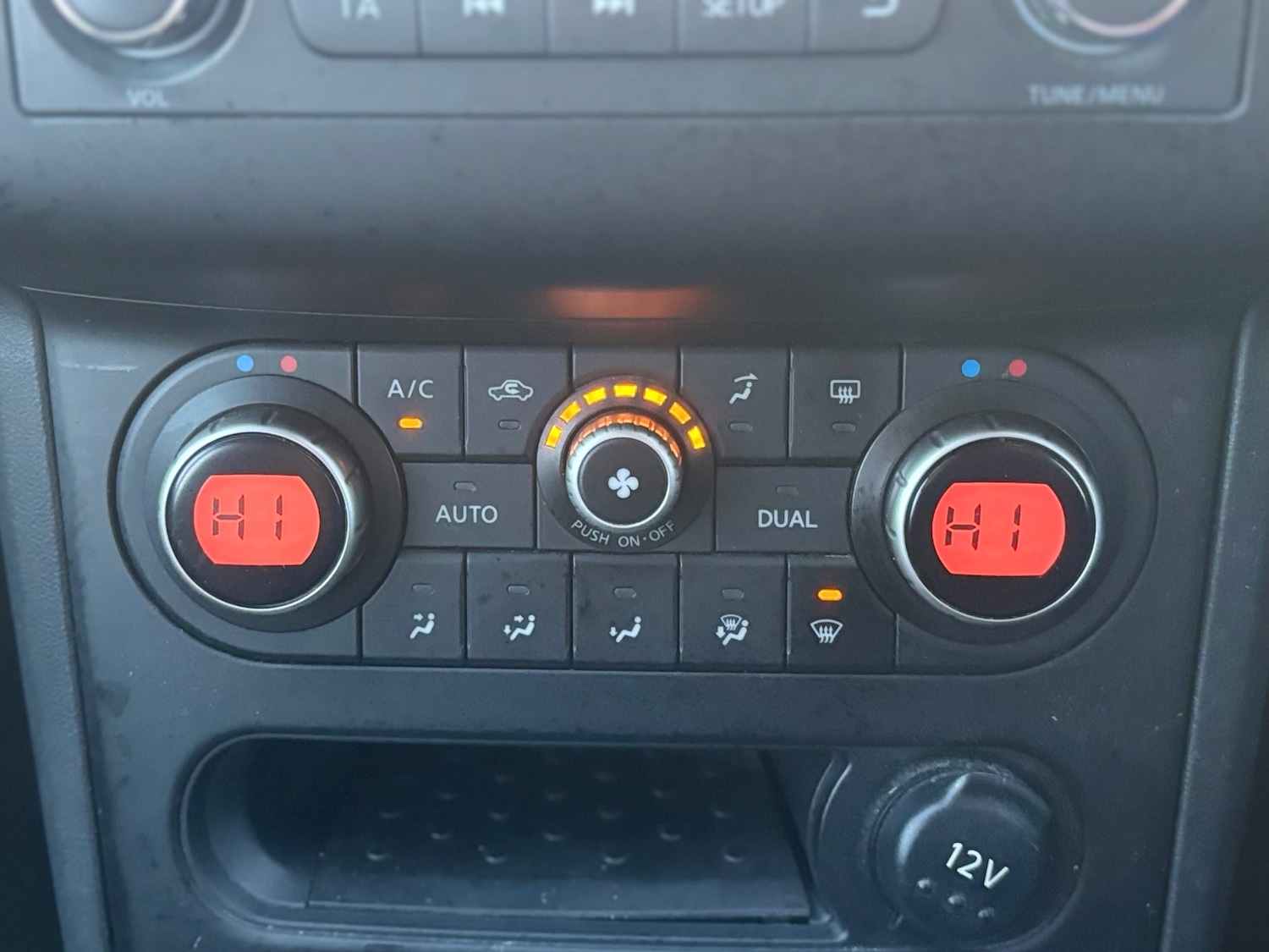 Used Nissan Qashqai 2010 for sale - 77090279: Photo 14