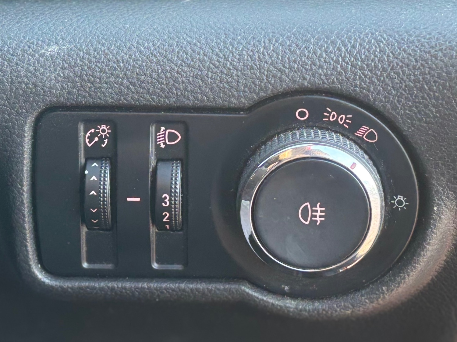 Used Vauxhall Astra 2011 for sale - 77745926: Photo 11