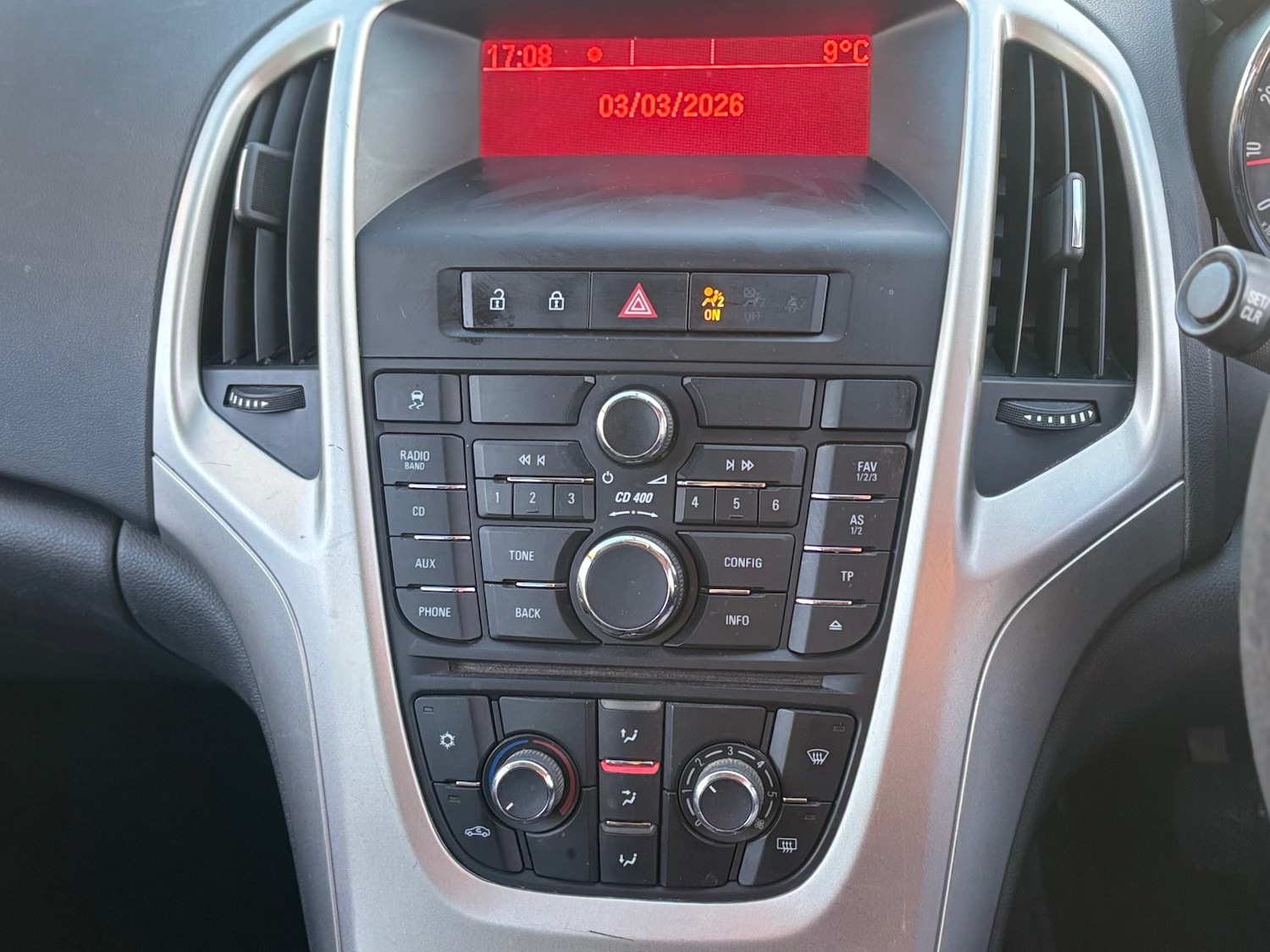 Used Vauxhall Astra 2011 for sale - 77745926: Photo 12