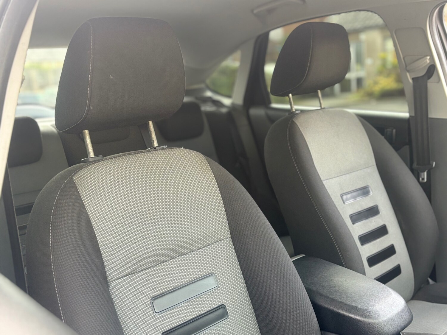 Used Ford Focus 2010 for sale - 76598528: Photo 16