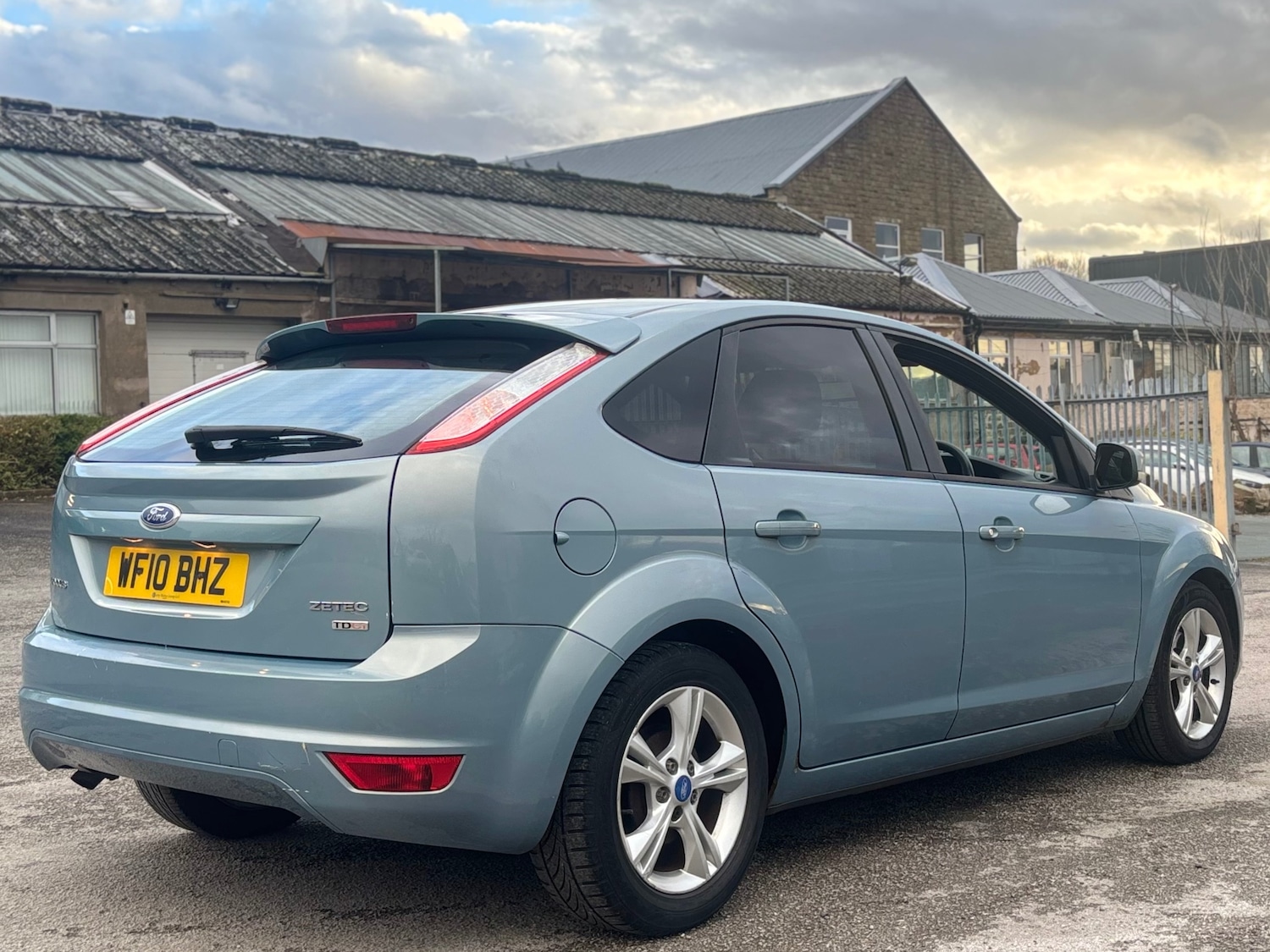 Used Ford Focus 2010 for sale - 76598528: Photo 5