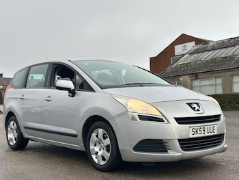 Used Peugeot 5008 2010 for sale - 76741615: Photo