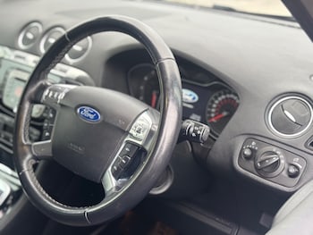 Used Ford S-Max 2013 for sale - 76212155: Photo 4