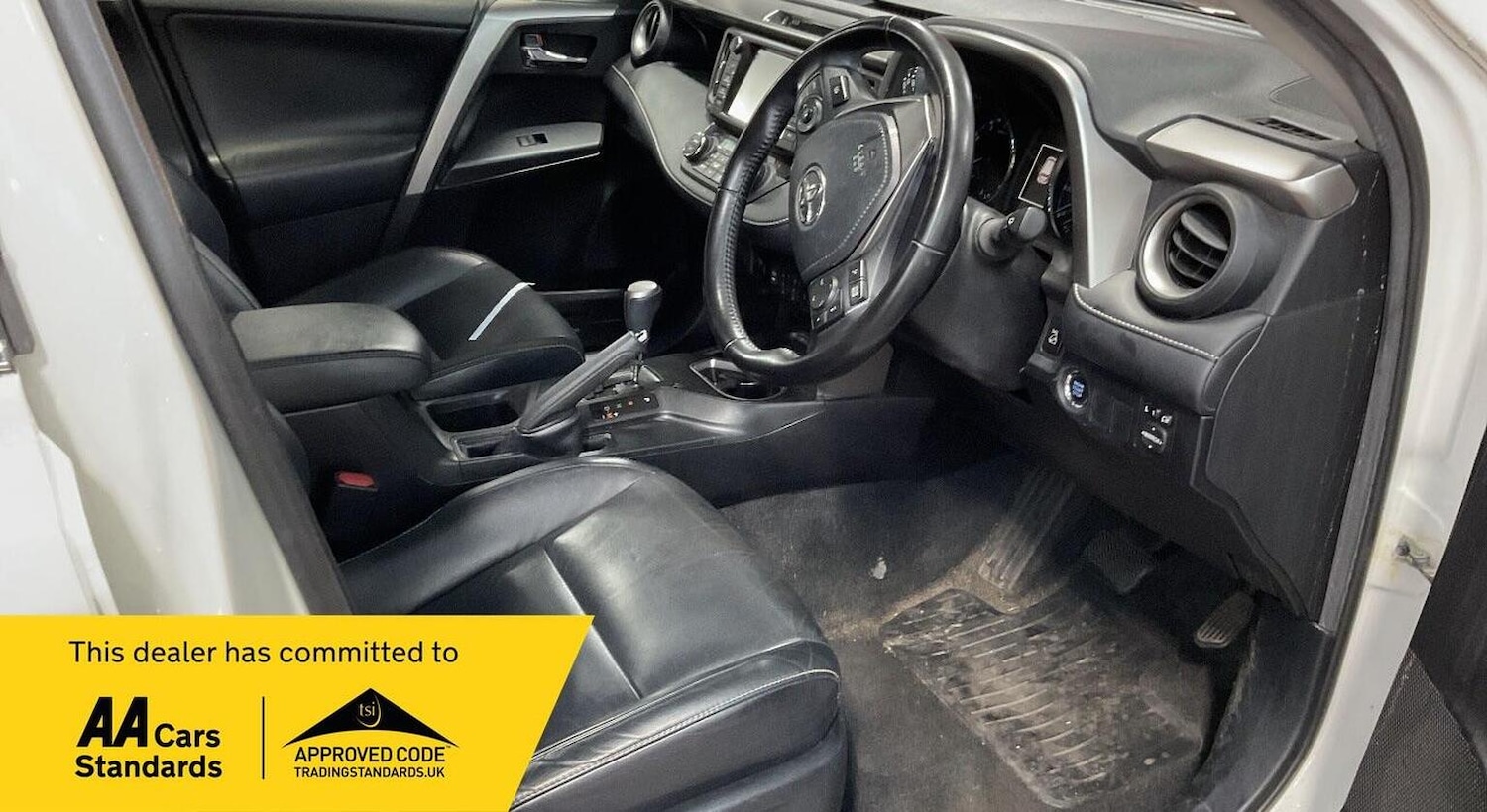 Used Toyota RAV4 2017 for sale - 76751762: Photo 3