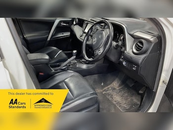 Used Toyota RAV4 2017 for sale - 76751762: Photo